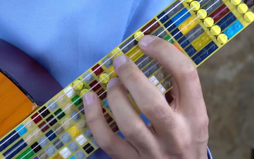 音乐家用乐高内置指板设计微调吉他