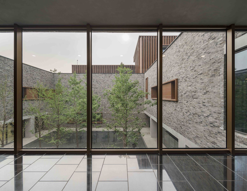neri&hu forms junshan cultural center in beijing with aluminum cladding designboom