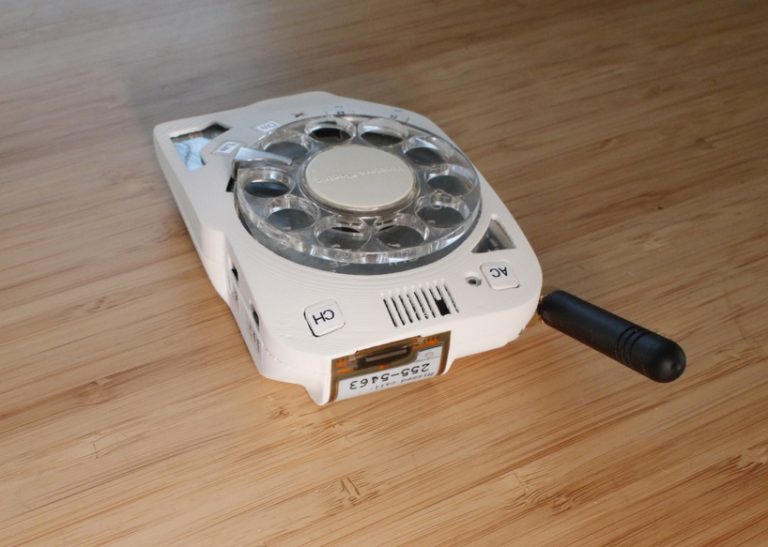 Space Engineer Builds Distraction-free Rotary Cellphone Using Vintage Dial