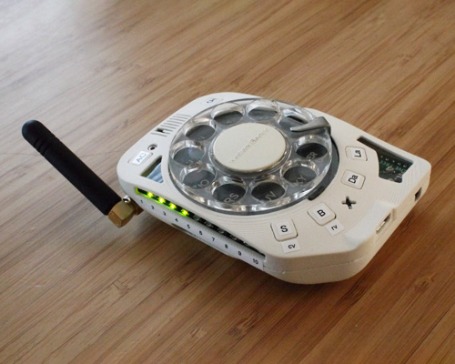 space engineer builds distraction-free rotary cellphone using vintage dial