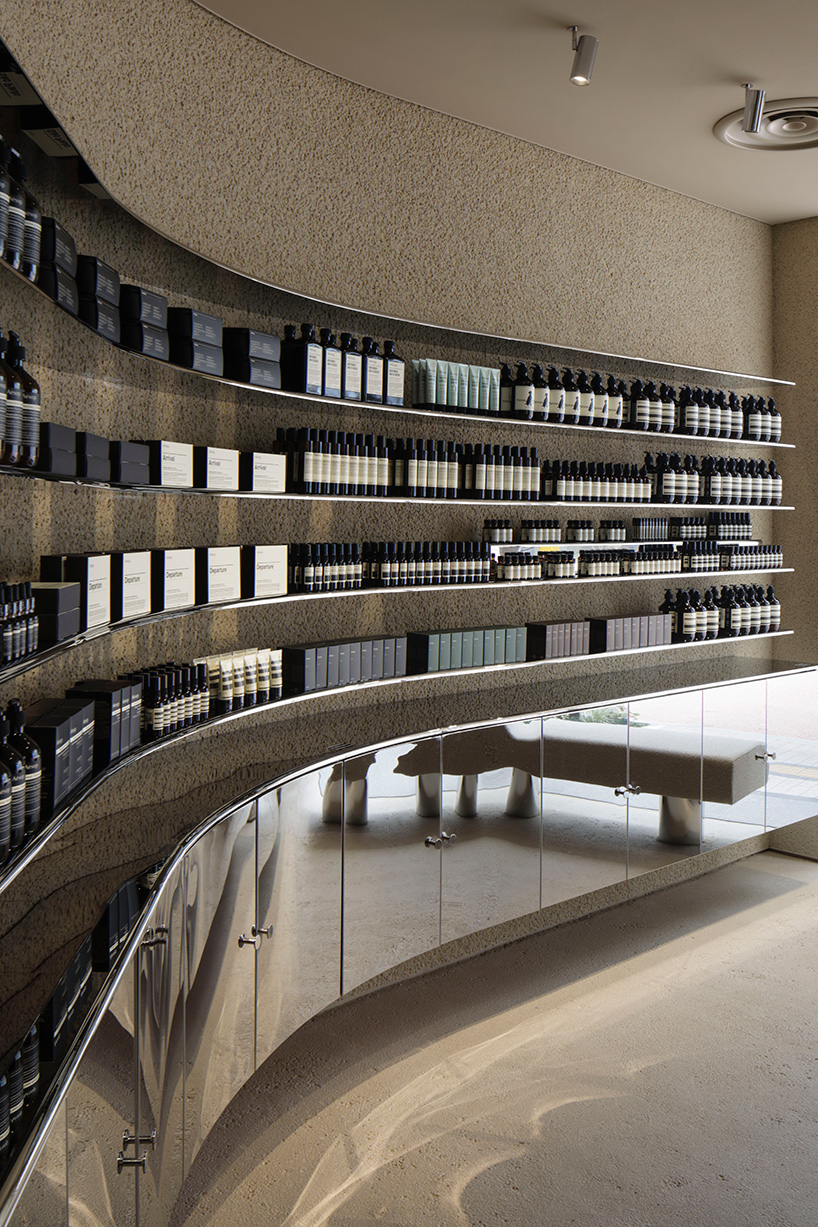 Case Real Uses Stainless Steel In Aesop S Shinjuku Store