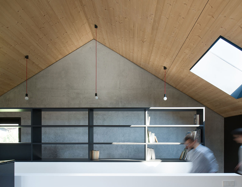 bergmeisterwolf architekten tops house with roof resembling the mountains of northern italy