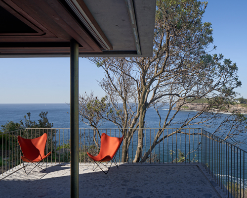 rugged façades and sleek interiors define casey brown's beachside residence in sydney