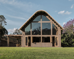 paul uhlmann architects designs modern barn house in australia