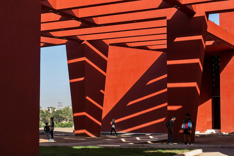 sanjay puri shades school campus in northern india with a network of angled red walls