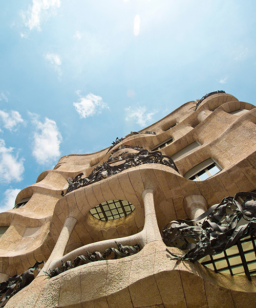 from le corbusier to rietveld and gaudí, virtually tour iconic architecture around the world