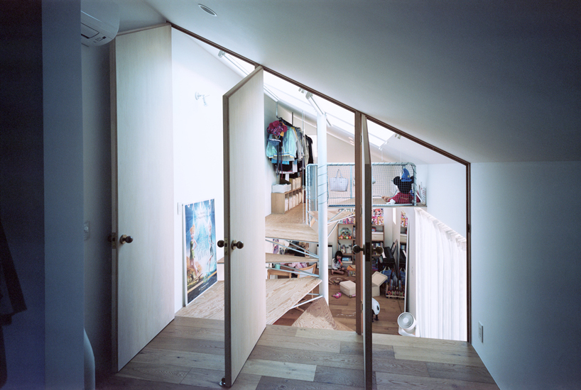 suzuko yamada architects' waseda house is a tall, narrow family dwelling in tokyo