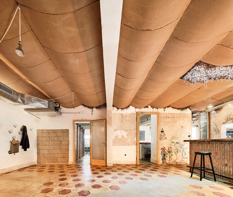 Aulets Arquitectes Carles Oliver Refurbish An Old Cafe In Mallorca