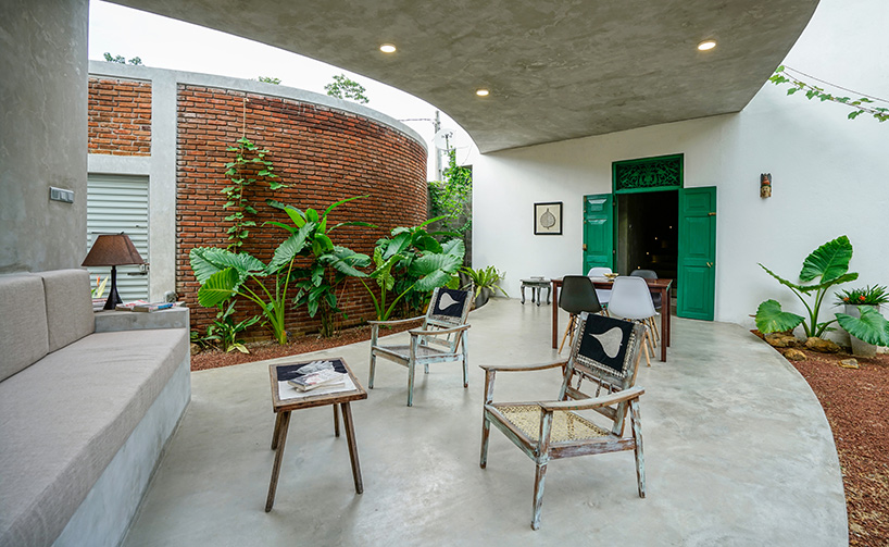 chathurika kulasinghe's 'cul-de-sac' residence is a secluded retreat in suburban sri lanka