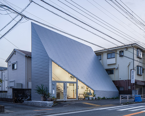 DOG's 'folding screen row house' creates a garden micro-village in tokyo