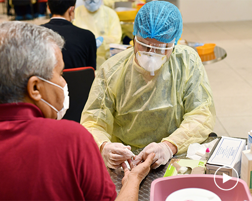 emirates becomes first airline to test COVID-19 before flights