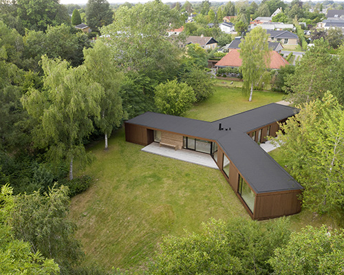 marshall blecher & jan henrik jansen arkitekter complete three-legged villa in denmark