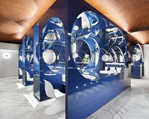 blue moon lounge bar by ruiz velázquez is an immersive landscape of color in madrid