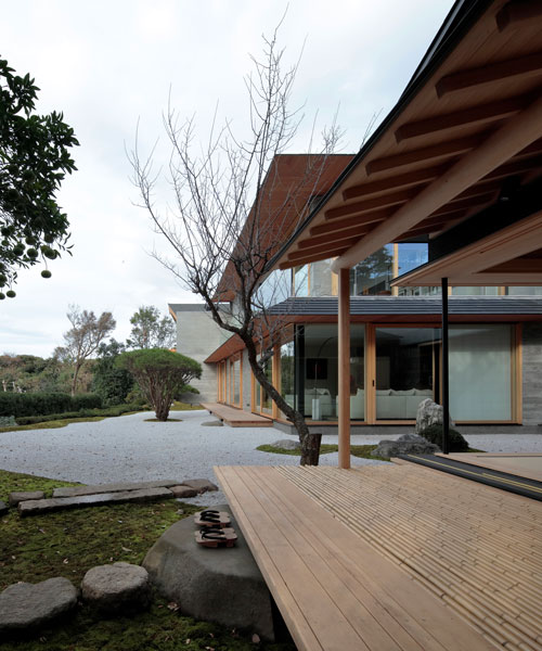 CUBO design architect blends traditional japanese architecture into a contemporary home