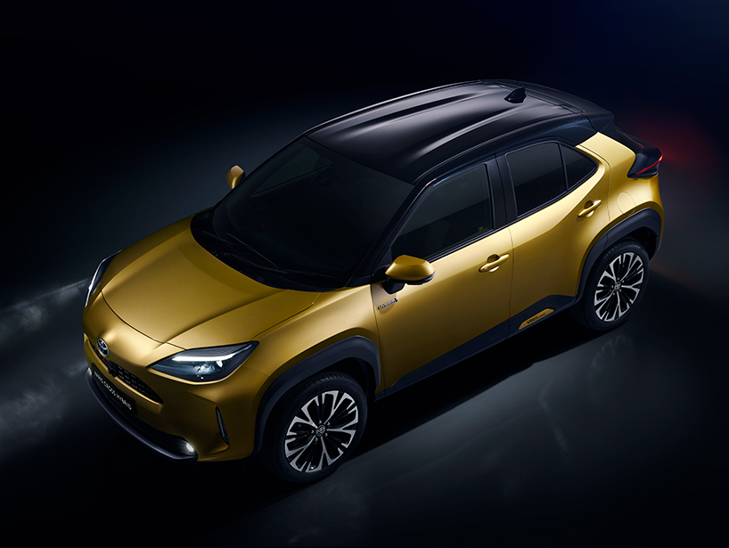 2021 toyota yaris cross electrically bolstered into compact SUV hybrid