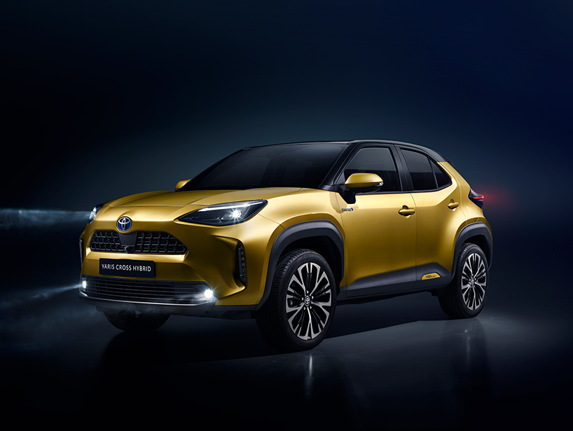 2021 toyota yaris cross electrically bolstered into compact SUV hybrid