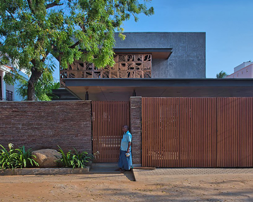 webe design lab builds TUT house around three courtyard spaces in india