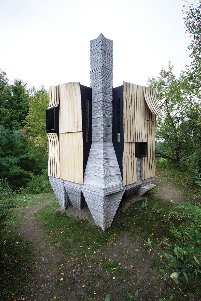 HANNAH transforms wood considered as waste into this 3D-printed cabin
