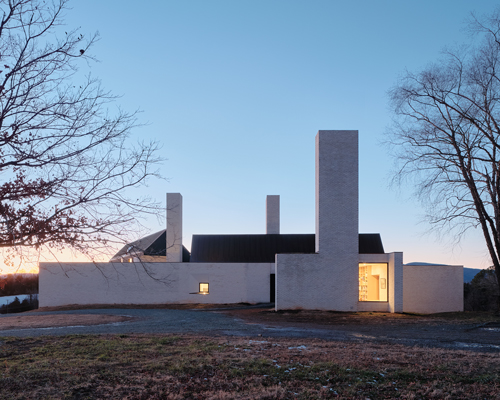 TW ryan architecture's 'three chimney house' echoes colonial design of the american south