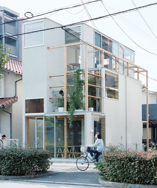 BORD combines steel and wooden frames into 'house for hamacho' in japan