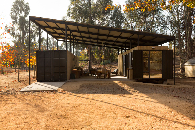 constanza domínguez + plannea arquitectura convert shipping containers into house in chile