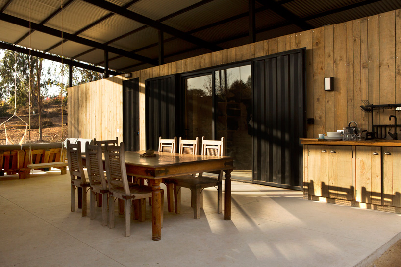 constanza domínguez + plannea arquitectura convert shipping containers into house in chile