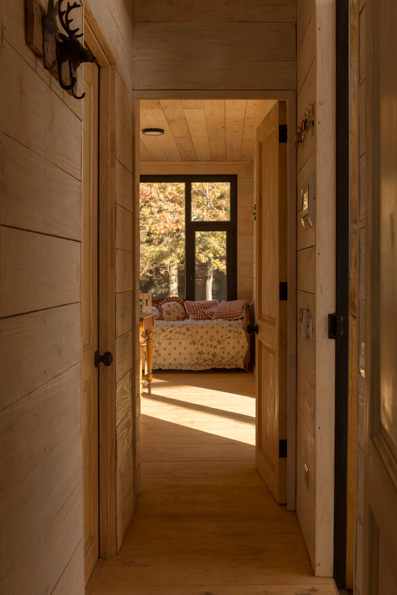 constanza domínguez + plannea arquitectura convert shipping containers into house in chile