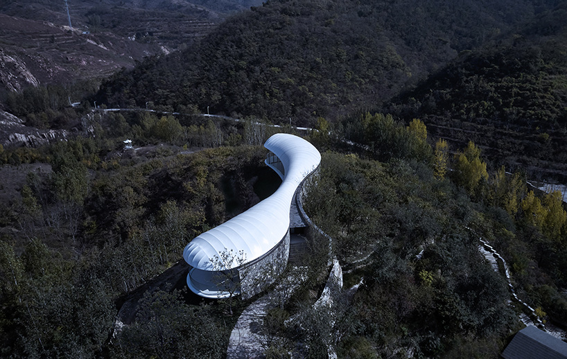 line+ studio conceives jiunvfeng study on mount tai as a 'suspended cloud'