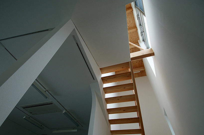 kensaku tohmoto architects combines house with gallery in otsu, japan