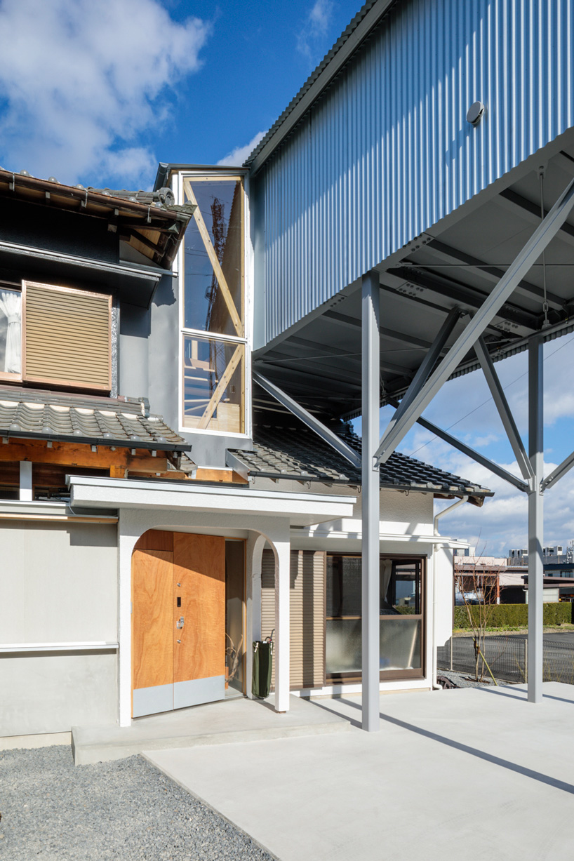 maki yoshimura adds lifted volume to 'house in nishisakabe ...