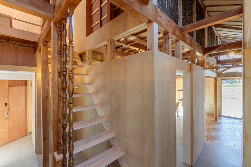 maki yoshimura adds lifted volume to 'house in nishisakabe' renovation in japan