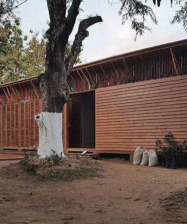 MEC arquitectura builds sustainable passive 'chocolab' integration center in colombia