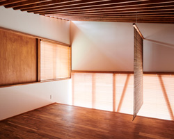 studio tawaraya completes house with gently curved wooden ceiling in tokyo