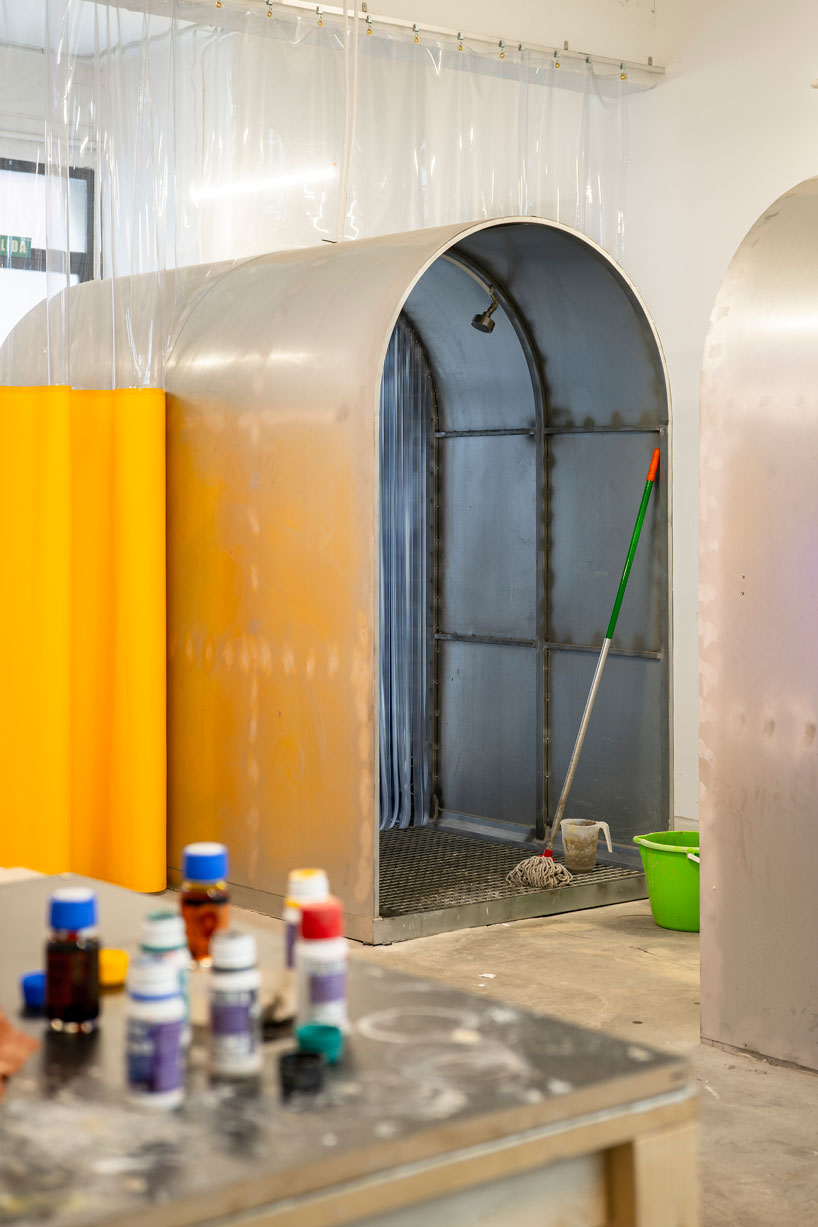 taller de casqueria converts an industrial space into an artist's workshop in madrid designboom