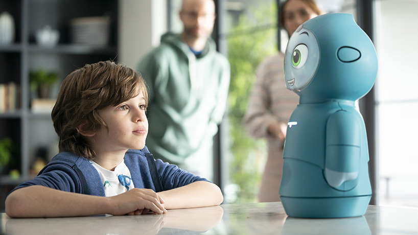 The World's First AI Robot for Kids Aged 5-10 – Moxie Robot