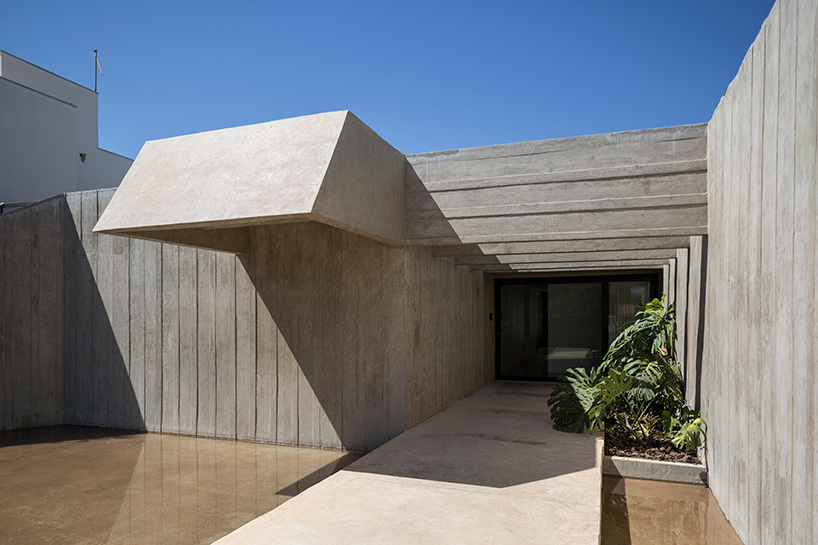 bloco arquitetos restores milton ramos' concrete 'MR 53 house' in brasília