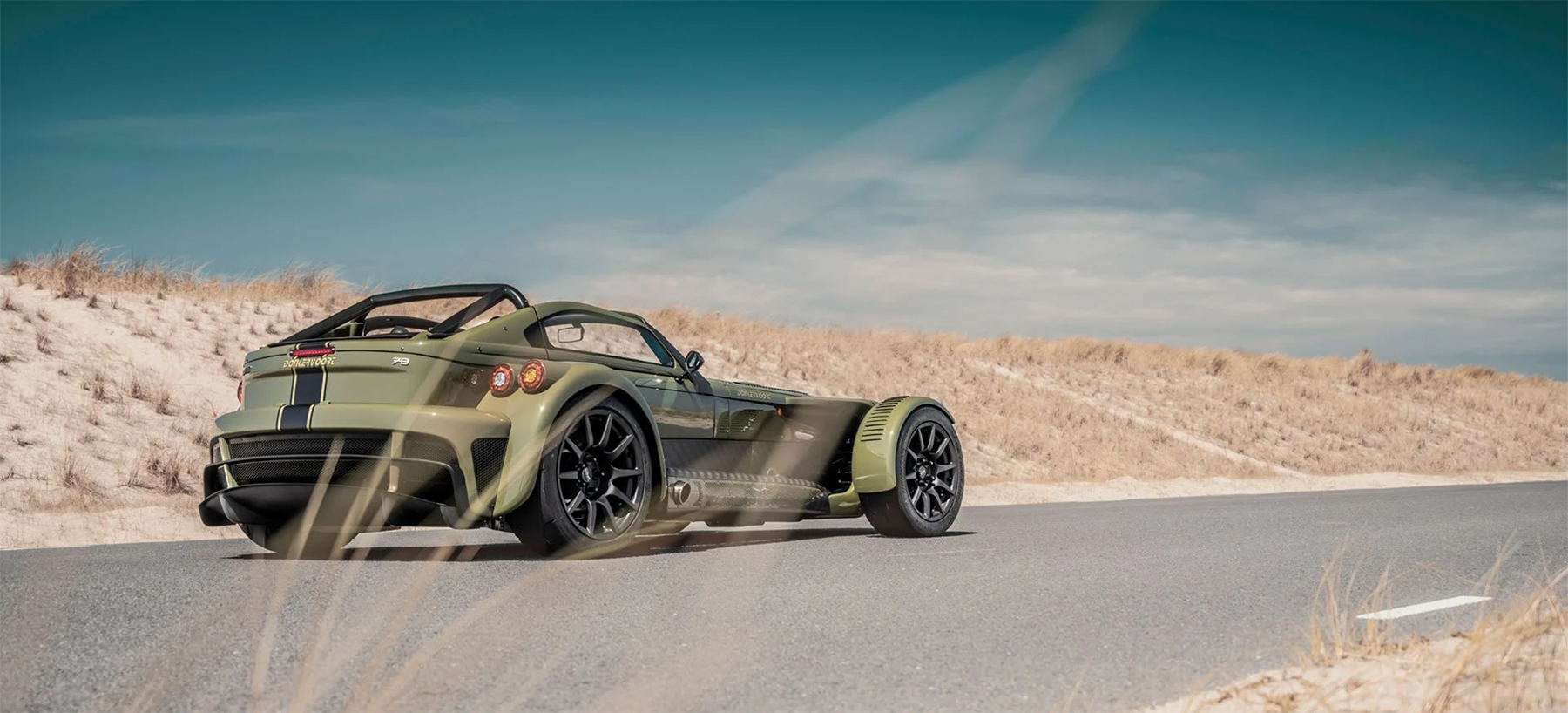 donkervoort-d8-gto-jd70-2g-car-designboom01