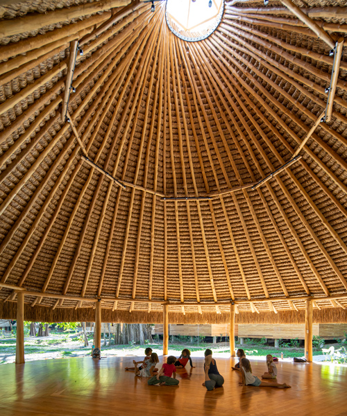 salagnac arquitectos completes its waldorf school along white sands of costa rica