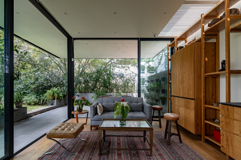 gabriel beas arquitectos turns a 1905 house into a plant-filled office ...