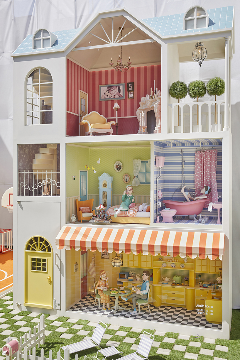 open up dollhouse