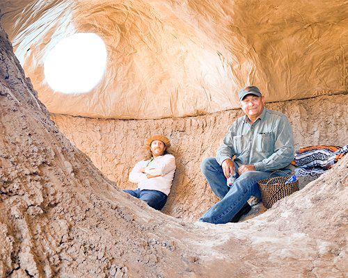 i/thee + roundhouse platform cast giant papier-mâché domes in the texas panhandle