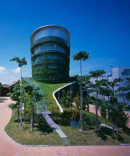 ryuichi ashizawa's sustainable factory tower in malaysia references islamic culture