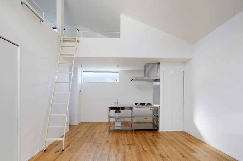 wipe builds secluded 'skyterrace' house in a dense tokyo neighborhood