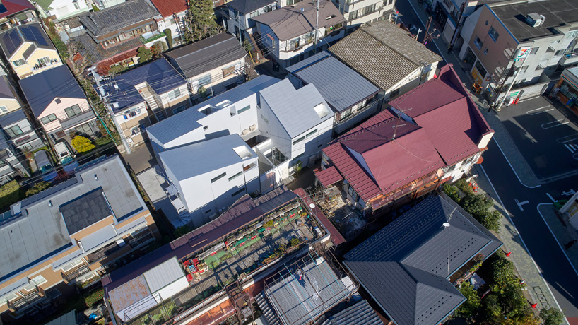 wipe builds secluded 'skyterrace' house in a dense tokyo neighborhood