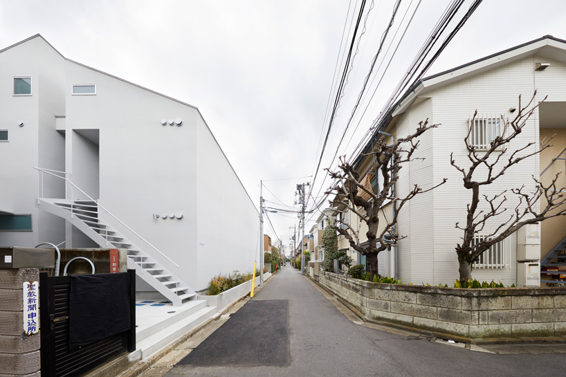 wipe builds secluded 'skyterrace' house in a dense tokyo neighborhood