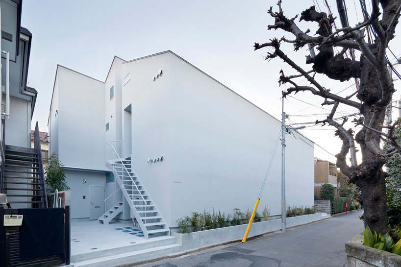wipe builds secluded 'skyterrace' house in a dense tokyo neighborhood