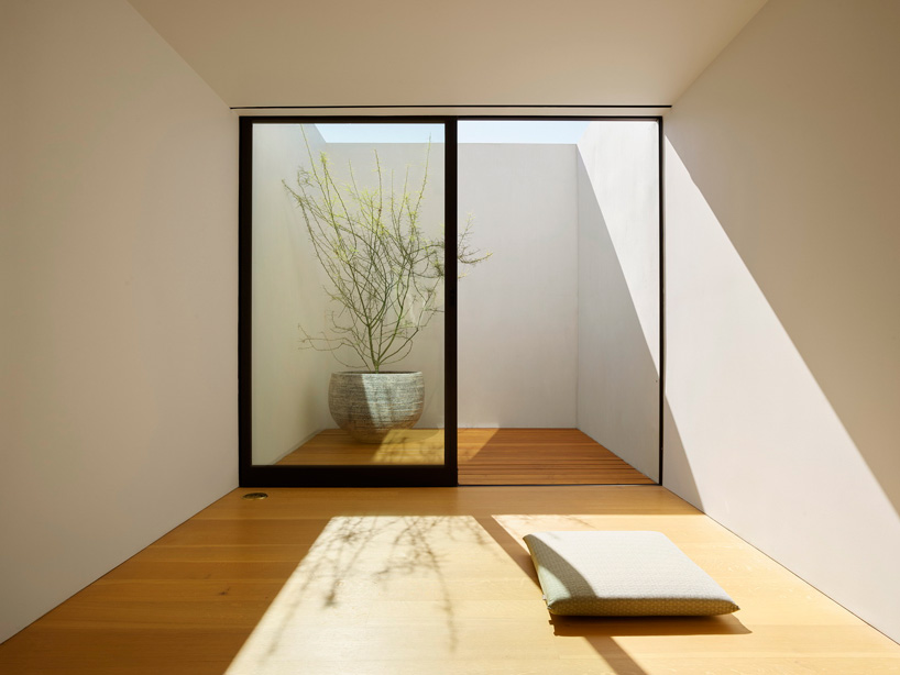 EYRC's '19th street' house is a serene california retreat with a japanese touch