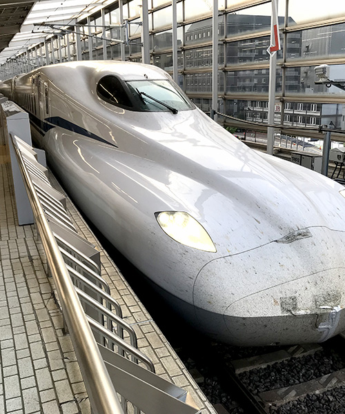 japan unveils new bullet train that can keep on running during an earthquake
