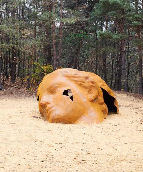 gijs van vaerenbergh's 'giant sculpture' emerges from a belgian dune