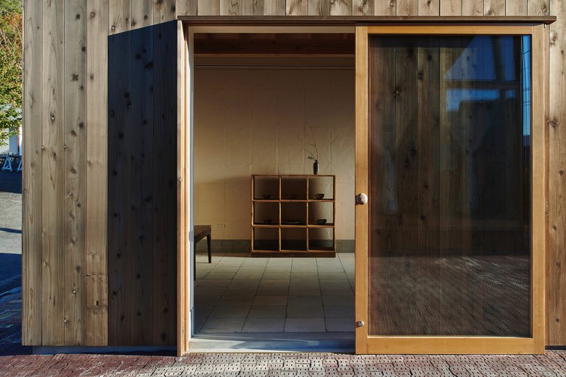 the smaller volume houses the ceramic gallery